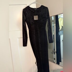 See You Monday Black Long Sleeve Velvet Midi Dress